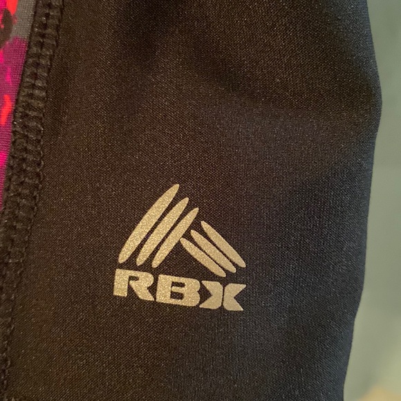 RBK workout tank size L. Brand new - Picture 3 of 4